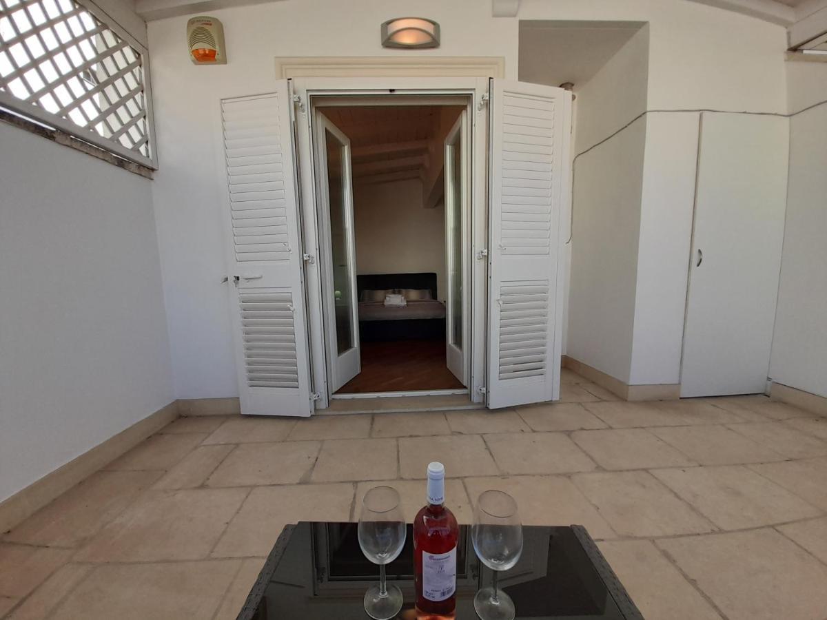 Dimora Emilia Apartment Lecce Exterior photo